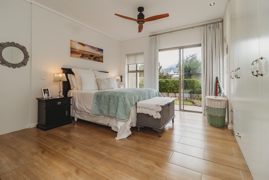 4 Bedroom Property for Sale in Mont Fleur Mountain Estate Western Cape